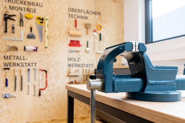 Ausbildung Praktikum Handwerk Schraubstock