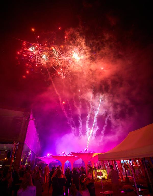 Benefit Mitarbeiter Azubis Sommerfest Feuerwerk