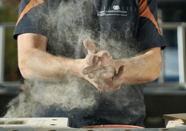 Handwerk Schreiner Hände Klatschen Staub